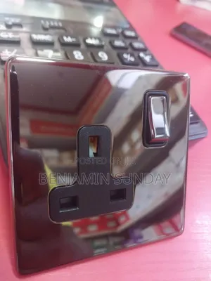 Metal Mirro Black Bg