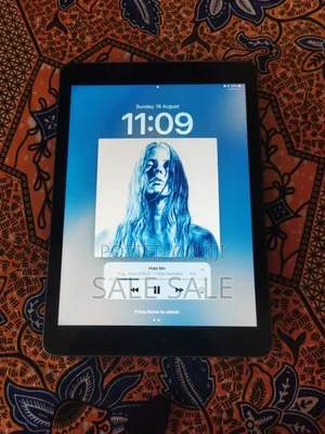 Apple iPad 9.7 32 GB Gray