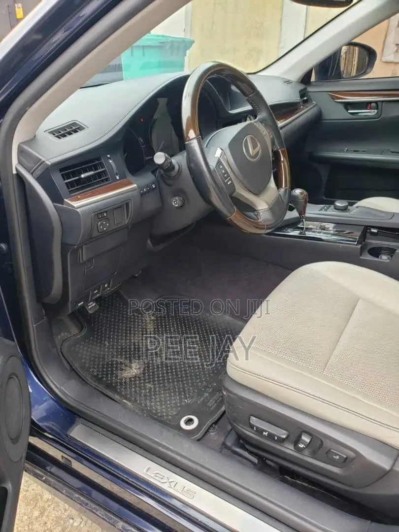 Lexus ES 2015 Blue