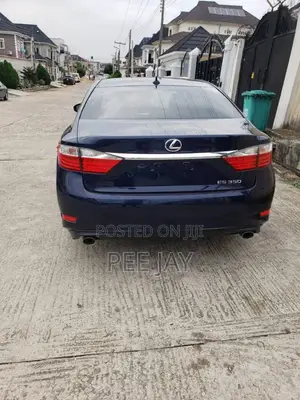 Lexus ES 2015 Blue