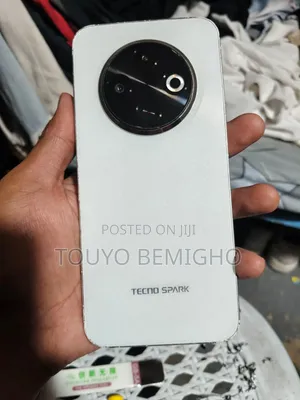 Tecno Spark 30C 128 GB White
