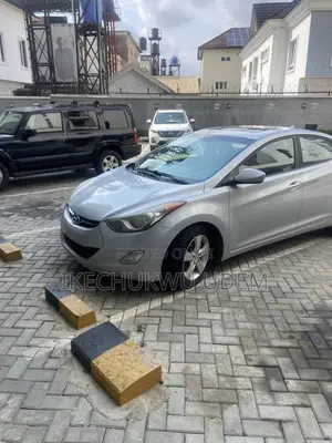Hyundai Elantra 2016 Silver