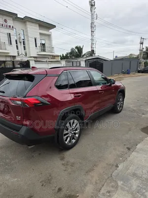 Toyota RAV4 XLE AWD 2020 Red