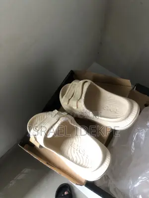 Brand New Hoka Recovery Slides/Sandals Up for Sale