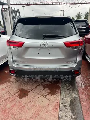 Toyota Highlander Limited 2019 Silver