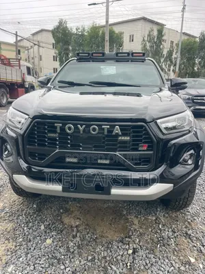 New Toyota Hilux 2025 Black