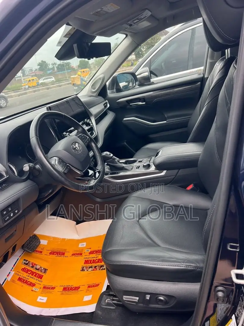 Toyota Highlander Platinum AWD 2020 Blue