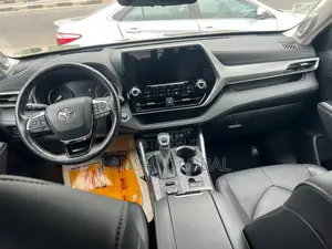Toyota Highlander Platinum AWD 2020 Blue