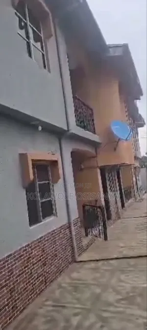 3bdrm Block of Flats in Idimu for sale