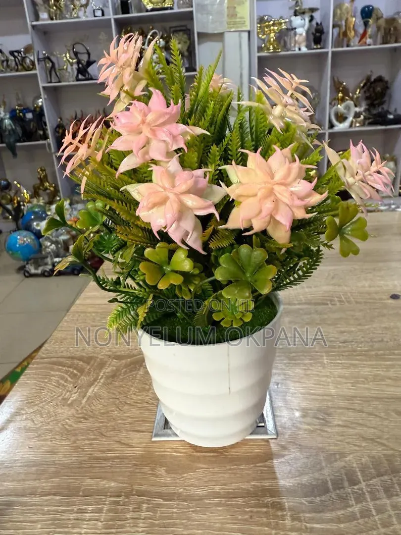 Table Artificial Flowers