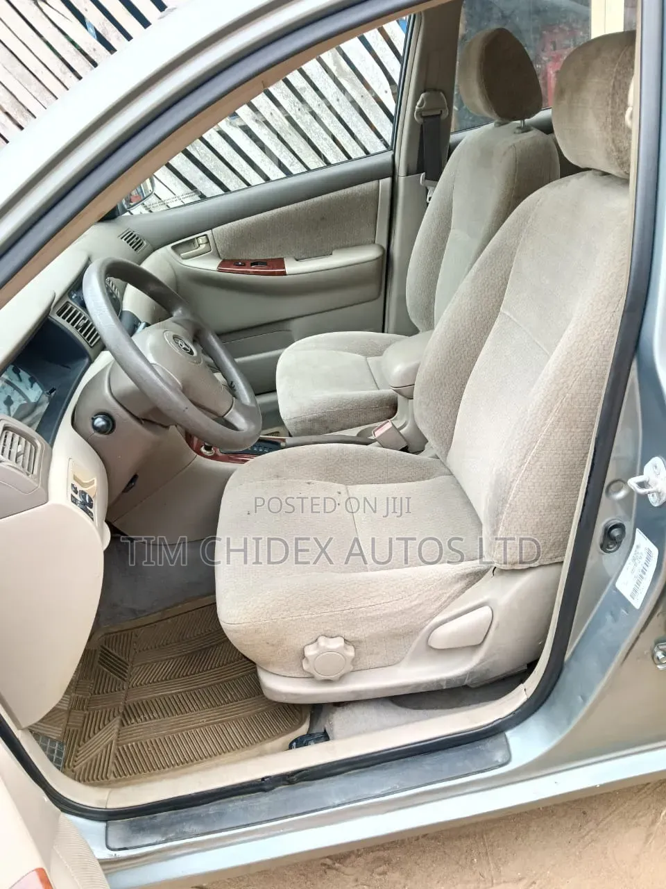 Toyota Corolla LE 2004 Gray