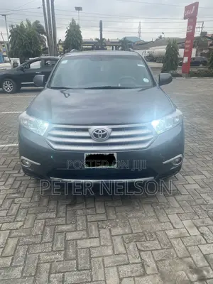 Toyota Highlander Limited 3.5l 4WD 2013 Gray