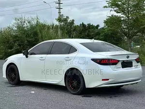 Lexus ES 350 FWD 2013 White