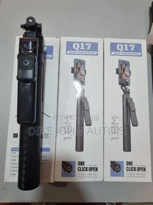 Q17 Smart Face Tracking Tripod