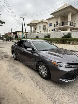 Toyota Camry L FWD (2.5L 4cyl 8AM) 2018 Gray