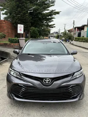 Toyota Camry L FWD (2.5L 4cyl 8AM) 2018 Gray