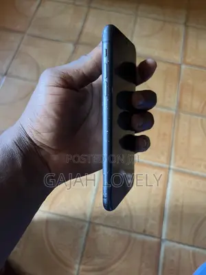 Apple iPhone 11 64 GB Gray