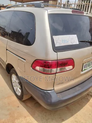 Toyota Sienna 2002 Gold