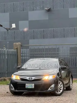 Toyota Camry XLE V6 4dr Sedan (3.5L 6cyl 6A) 2013 Black