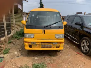 Suzuki Every 2002 Yellow
