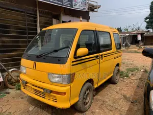 Suzuki Every 2002 Yellow