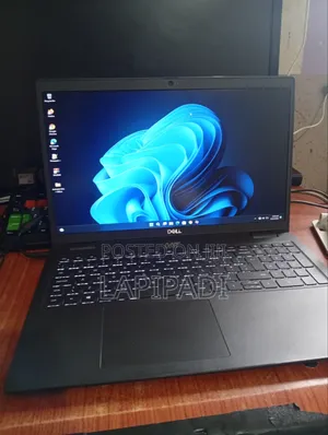 Laptop Dell Latitude 3520 8GB Intel Core i5 SSD 256GB