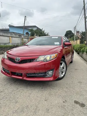 Toyota Camry SE 4dr Sedan (2.5L 4cyl 6A) 2012 Red