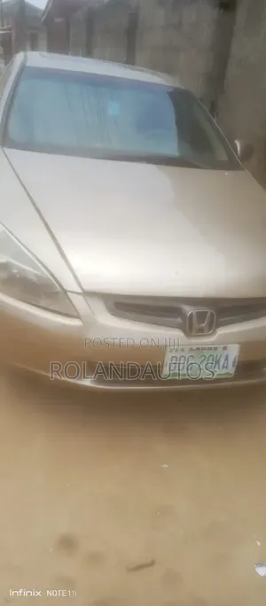 Honda Accord 2004 Gold
