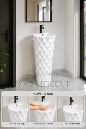 Elegant Geometric Tall Decorative Vase – Modern Luxury Design
