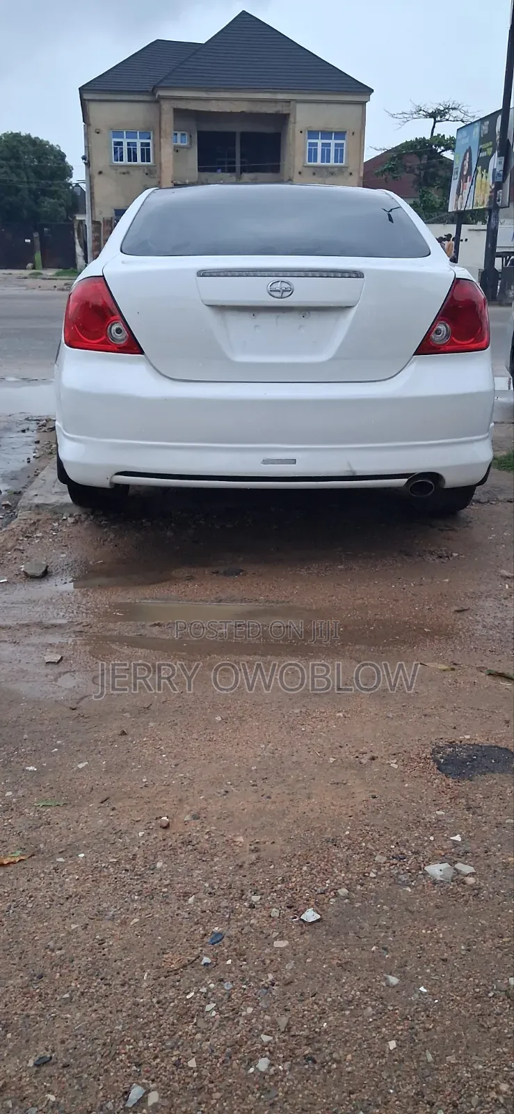 Scion tC Base 2007 White