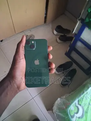 Apple iPhone 13 128 GB Green