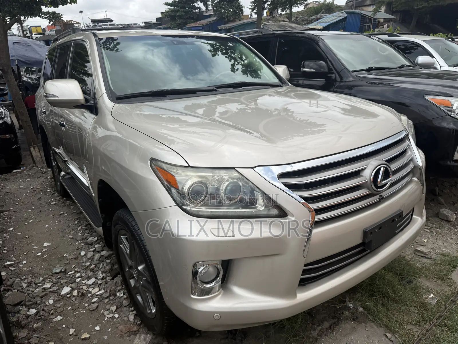 Lexus LX 2017 Gold