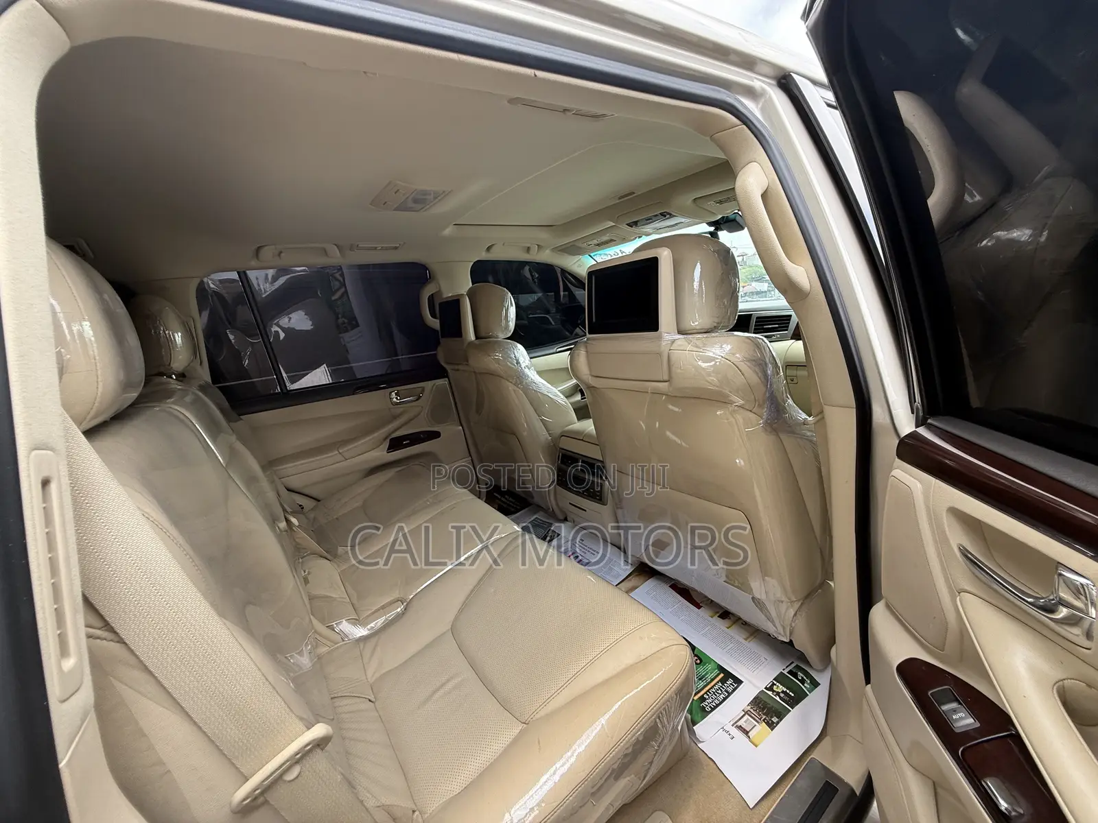 Lexus LX 2017 Gold