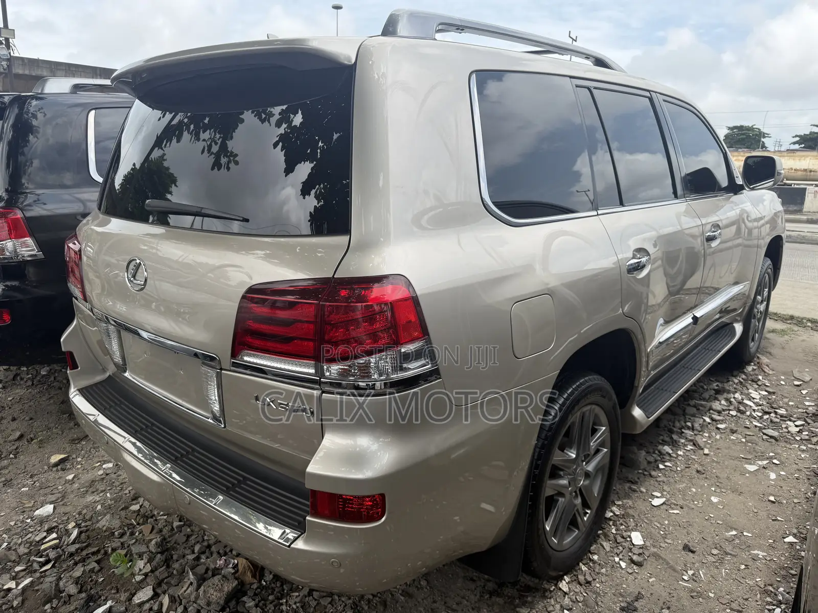 Lexus LX 2017 Gold