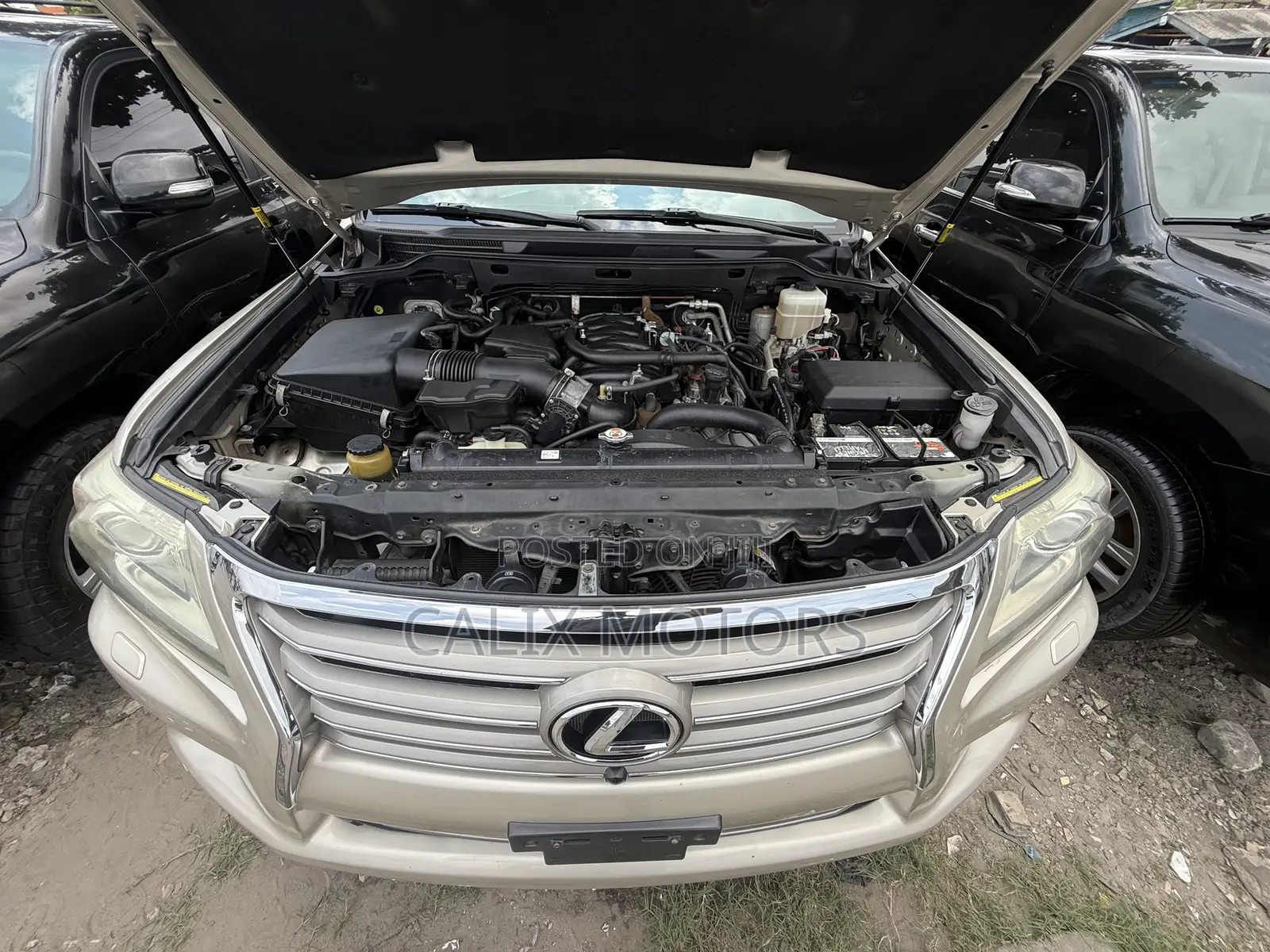 Lexus LX 2017 Gold