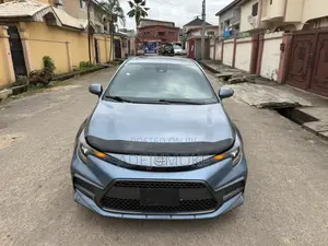 Toyota Corolla SE 2020 Blue