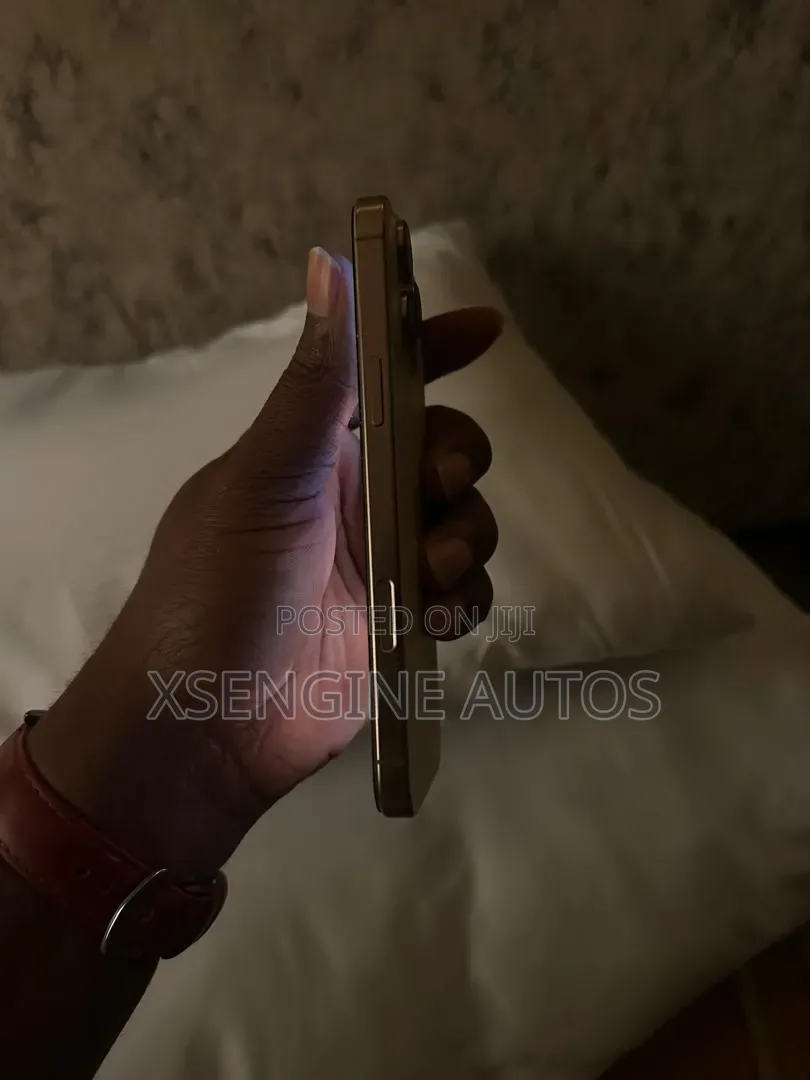 Apple iPhone 16 Pro Max 1 TB Gold