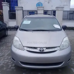 Toyota Sienna 2006 Silver