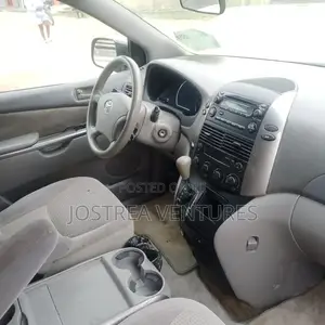 Toyota Sienna 2006 Silver