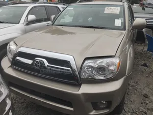 Toyota 4-Runner 2016 Gold