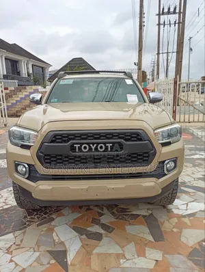 Toyota Tacoma 4dr Double Cab 2016 Brown