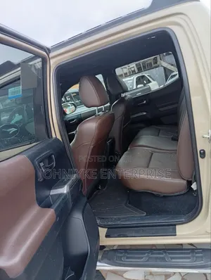 Toyota Tacoma 4dr Double Cab 2016 Brown