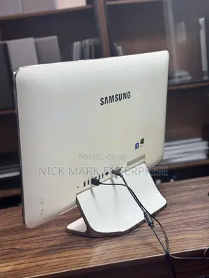 Desktop Computer Samsung 4GB Intel Pentium SSD 128GB