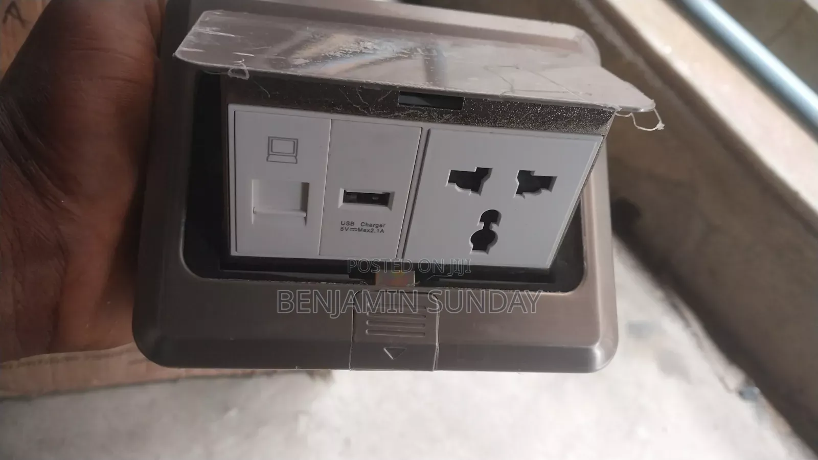 Floor Socket