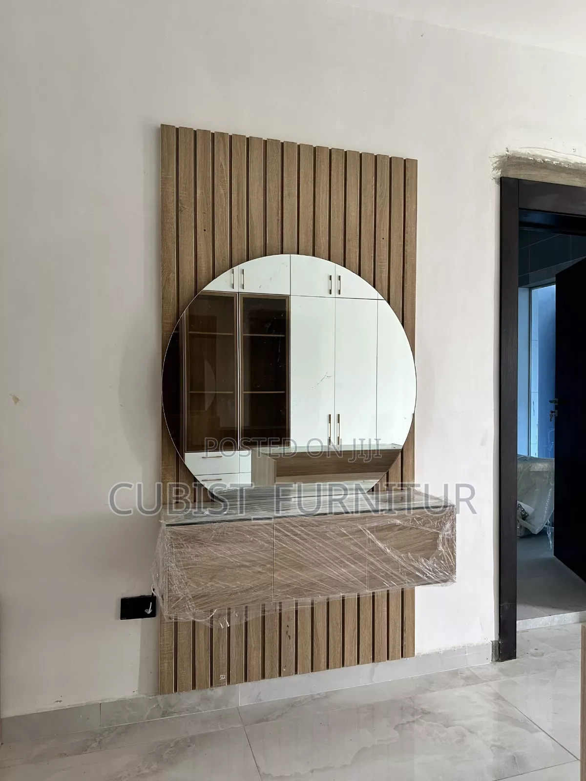 Side Board