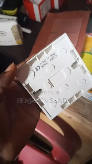 Legrand Patres Box