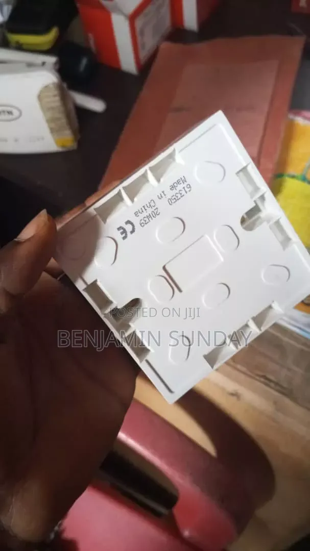 Legrand Patres Box