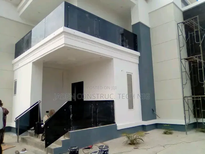 Black Frame Glass Railingi