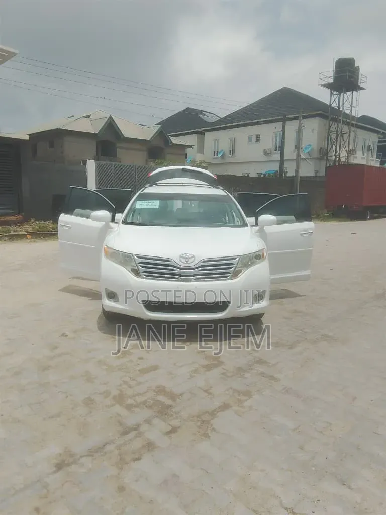 Toyota Venza 2010 White
