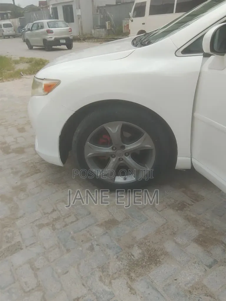 Toyota Venza 2010 White